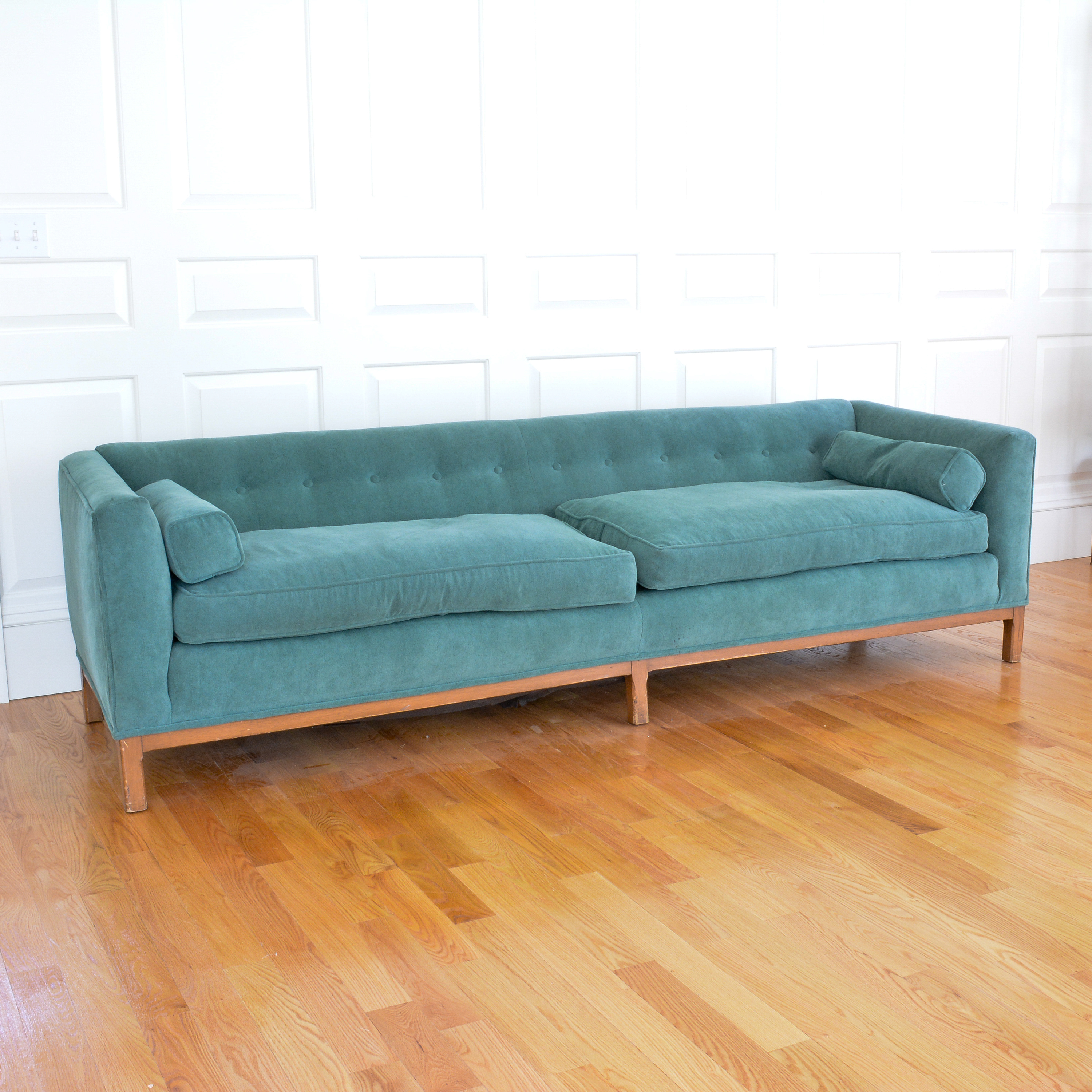 lot-1209_dunbar-green-plush-upholstered-low-back-settee